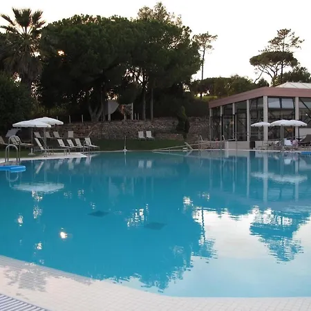 House With One Bedroom In Faro, With Pool Access, Furnished Garden And Wifi -... Apartmán *